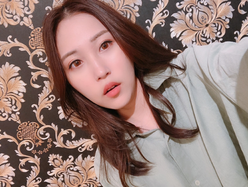 張婕兒的第一张照片--台北王婆说媒