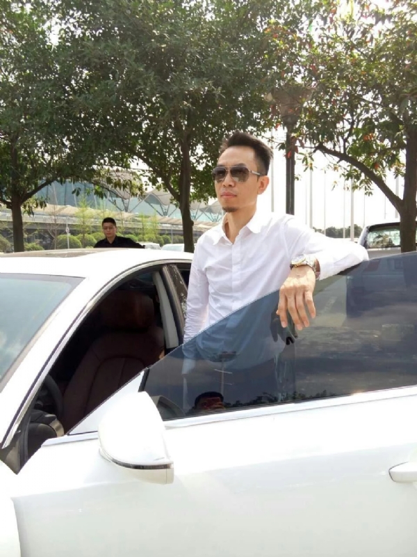杨岳的第一张照片--台北王婆说媒